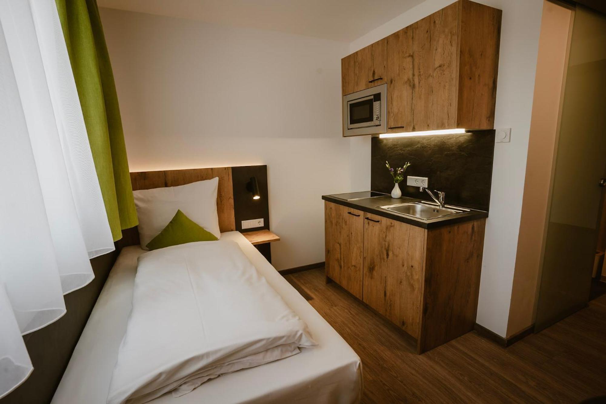 Motel Sleep Inn Toging am Inn Екстериор снимка